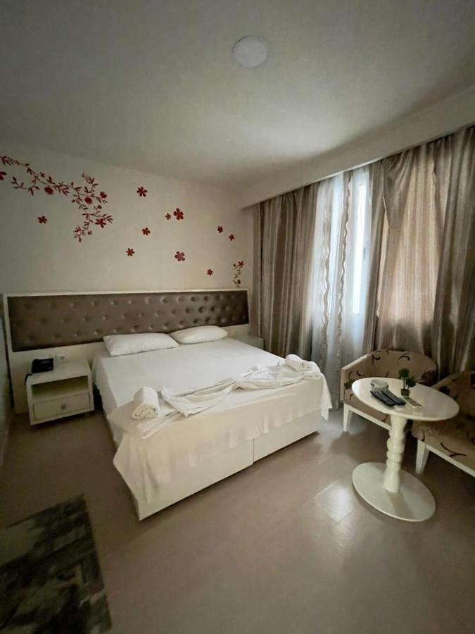 Select City Center Hotel Тирана Екстериор снимка